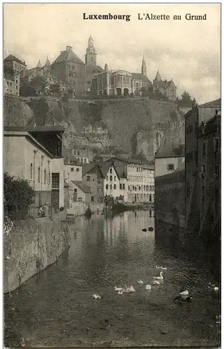 Luxembourg - L Alzette au Grund -7766