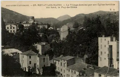 Royat - Le village domine par son Eglise -8094