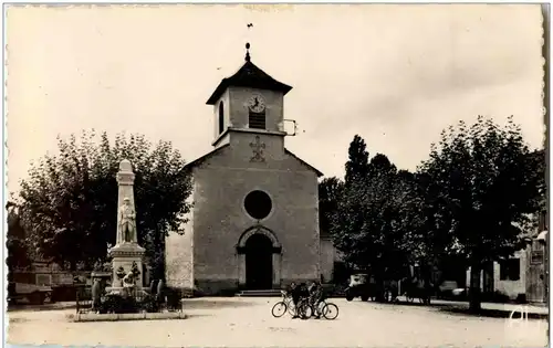 Veyrins - La Place -8622