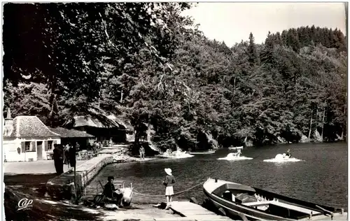 L Auvergne - Le Lac Pavin -8082