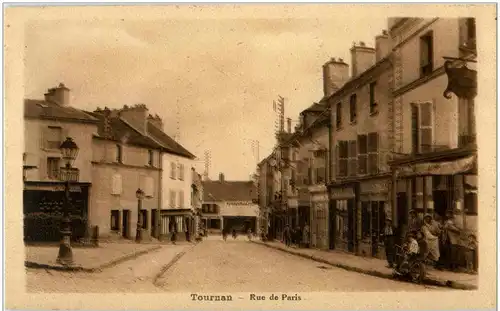 Tournan - Rue de Paris -8216