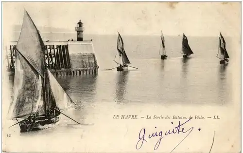 Le Havre - La sortie des Bateaux de Peche -8348