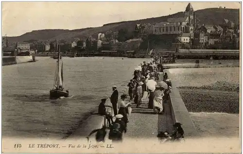 Le Treport - Vue de la Jetee -8416