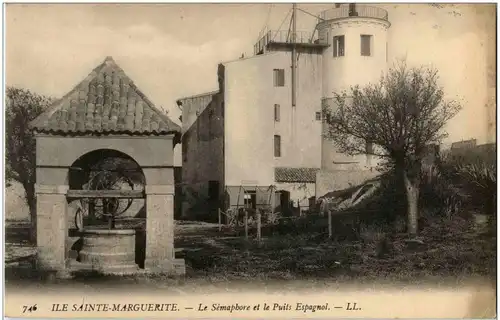 Ile Sainte Marguerite - Le Semaphore et le Puits Espagnol -8834