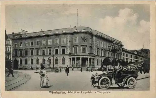 Wiesbaden - Schloss Auto -43912