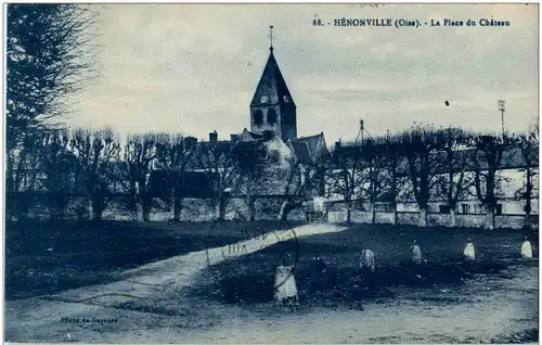 Henonville - La Place du Chateau -8878