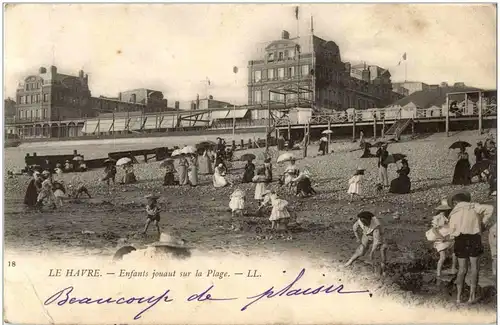 Le Havre - Enfants jouaut sur la Plage -8380