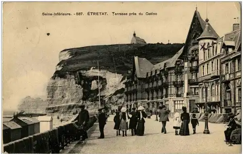 Etretat - Terasse pres du Casino -8442