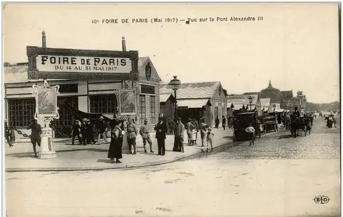 Foire de Baris Mai 1917 - Vue sur le Pont Alexandre III -7720