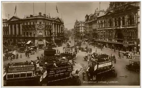 London - Piccadilly Circus -104422