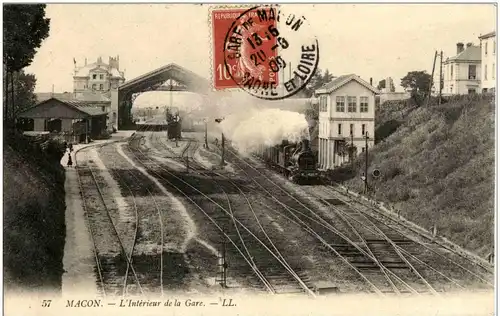 Macon - L interieur de la Gare -9092