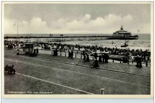 Scheveningen - Pier met Boulevard -104808