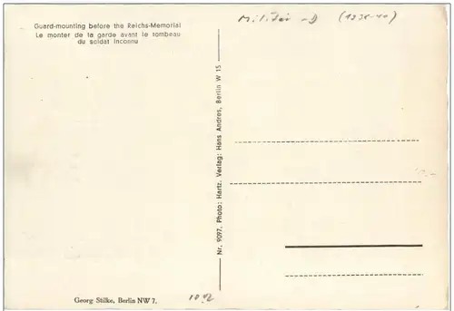 Aufzug der Wache am Ehrenmal -105976