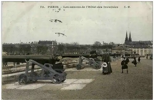 Paris - Les canons de l Hotel des Invalides -105766