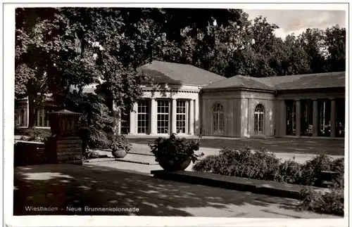 Wiesbaden - Neue Brunnenkolonnade -107024
