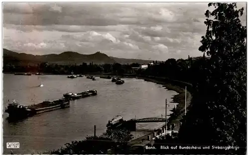 Bonn - Blick auf Bundeshaus -107274