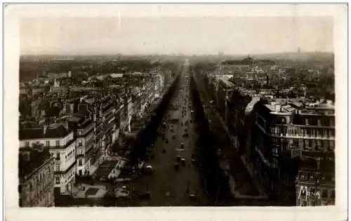 Paris - L Avenue des Champs Elysees -107708