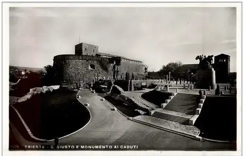 Trieste - S Giusto e Monumento -107622