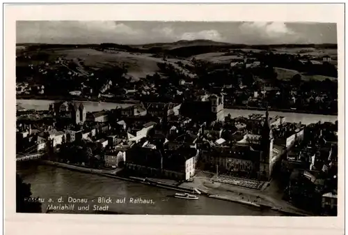 Passau - Rathaus und Dom -109078