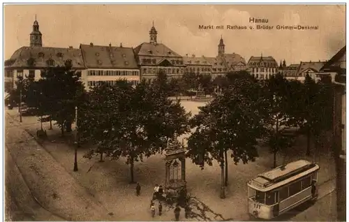 Hanua - Markt mit Rathaus -109390