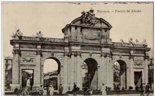 Madrid - Puerta de Alcala -109554