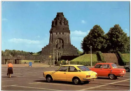 Leipzig - Völkerschlachtdenkmal - Auto -111062