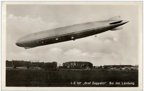 Zeppelin Luftschiff - Graf Zeppelin be der Landung -113350