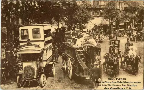 Paris - Carrefour des Bds Monmartre - Le station des Omnibus -56552