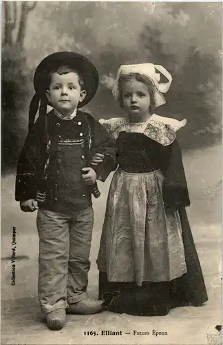 Elliant - Futurs Epoux - Costumes -57130