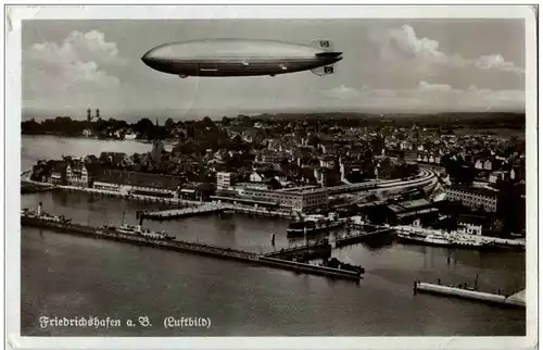 Friedrichshafen mit Zeppelin -114348