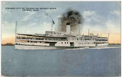 Steamer City of Toledo on Detroit River -113590