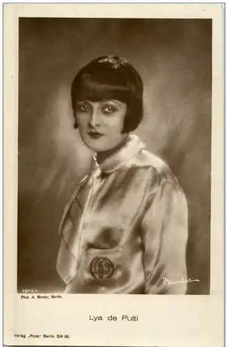 Lya de Putti -113958