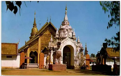 Front View of Wat Phrathat Hari phoon chai -115742