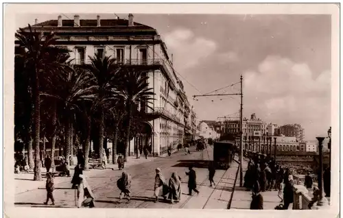 Alger - Boulevard de la Republique et Square Bresson -115852