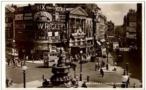 London - Picadilly Circus -116382