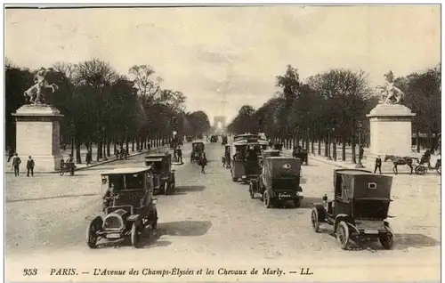Paris - L Avenue des Champs Elysees -116030
