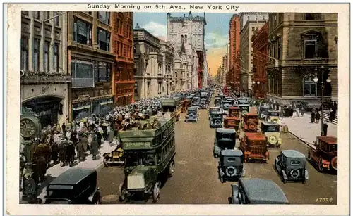 New York - Sunday morning on 5th Avenue -118962