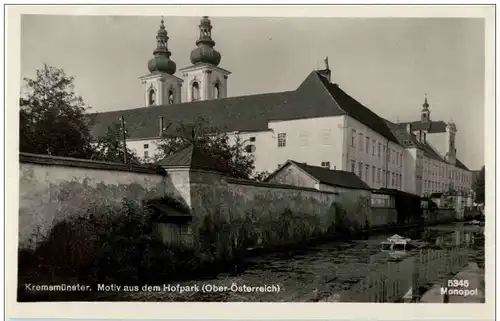 Kremsmünster Motiv aus dem Hofpark -119062