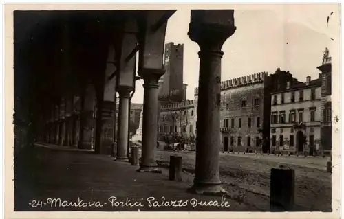 Mantova - Portici Palazzo Ducale -120680