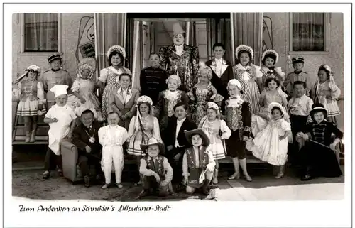 Zum Andenken an Schneiders Liliputaner Stadt -121356