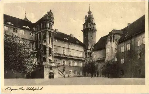 Torgau - Im Schlosshof -64796