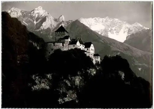 Liechtenstein - Schloss Vaduz -121202