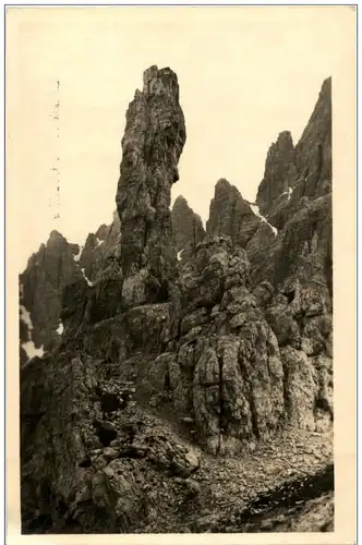 Salsiccia di Francoforte verso il Rifugio Lavaredo -120628