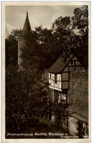 Neubrandenburg - Wiekhaus und Fangelturm -126132