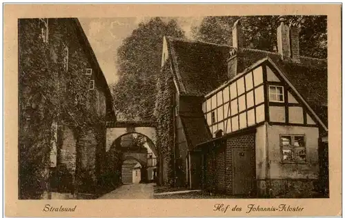 Stralsund - Hof des Johannis Kloster -125204