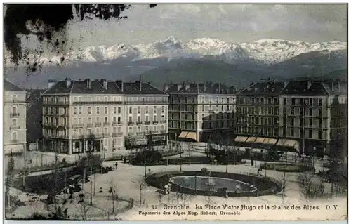 Grenoble - La Place Victor Hugo -126910
