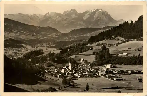 Oberstaufen, Allgäu, mit Blick zum Säntis und Altmann -340528