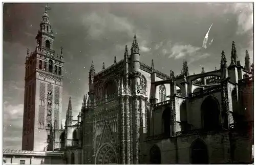 Sevilla - Catedral y Giralda -127332