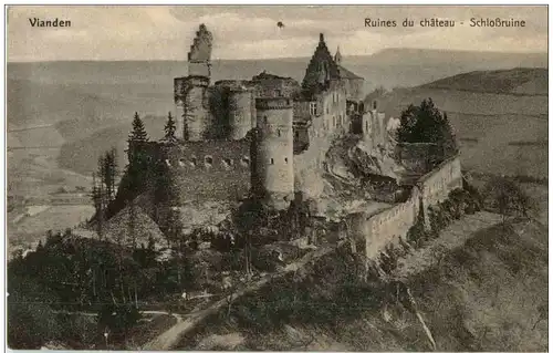 Vianden - Ruines du Chateau -130784