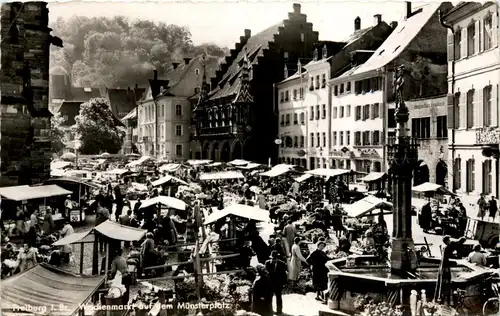 Freiburg i.Br., Wochemmarkt auf dem Münsterplatz -345008